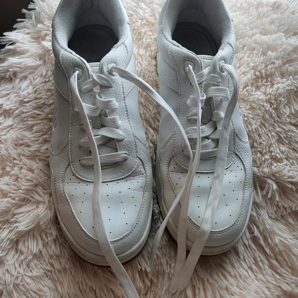 Alo  White Sneakers